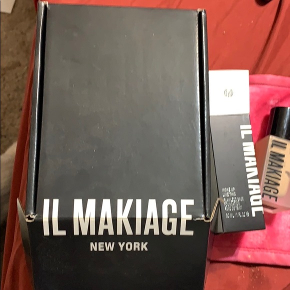 IL MAKIAGE FOUNDATION - Picture 2 of 2